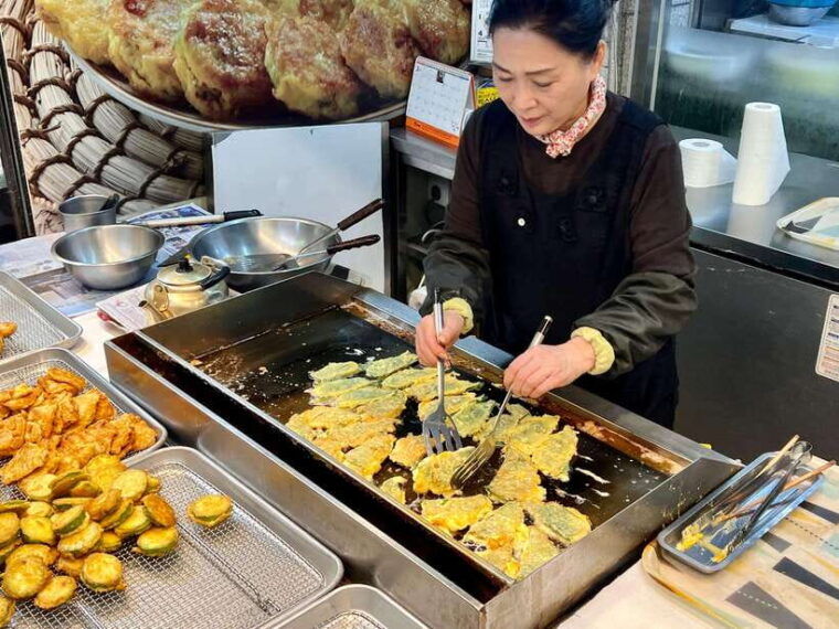 mangwon-market-food-tour-by-localscheap-eats-to-fancy-feast