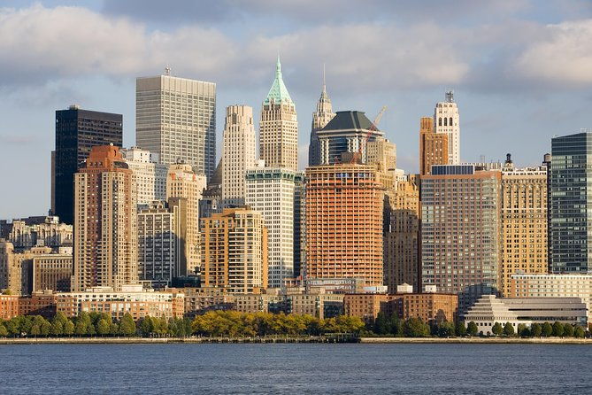 manhattan-adventure-sightseeing-boat-tour-departing-downtown