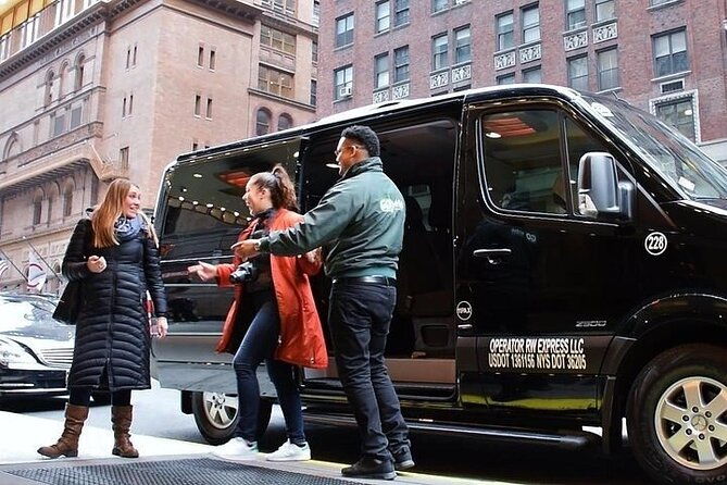 manhattan-to-lga-one-way-shared-departure-transfer