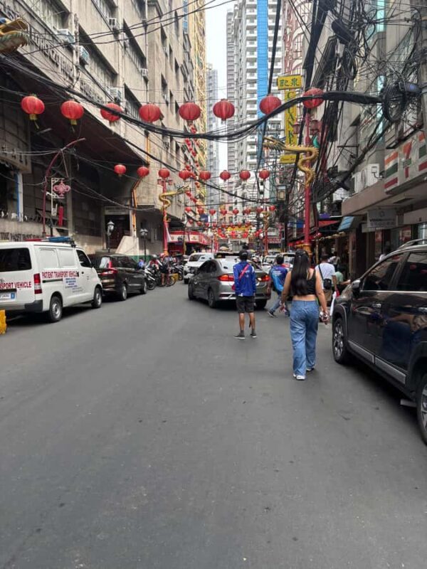 Manila: best shopping districts and Food Parks Guided Tour - Authenticity and Cultural Insights