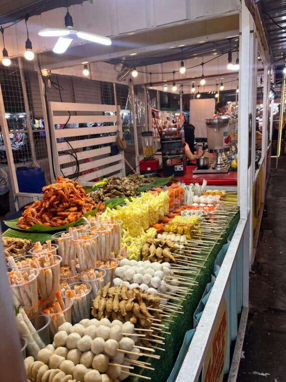 manila-night-market-with-local-guide