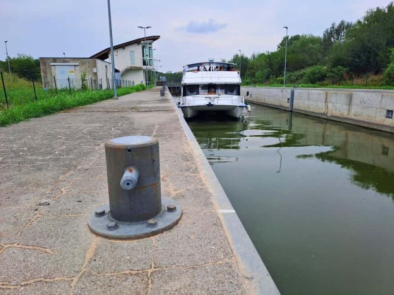 Mantua: Boat trip with a tour guide from the park to the port with the water lift - Authentic Feedback and What Travelers Say