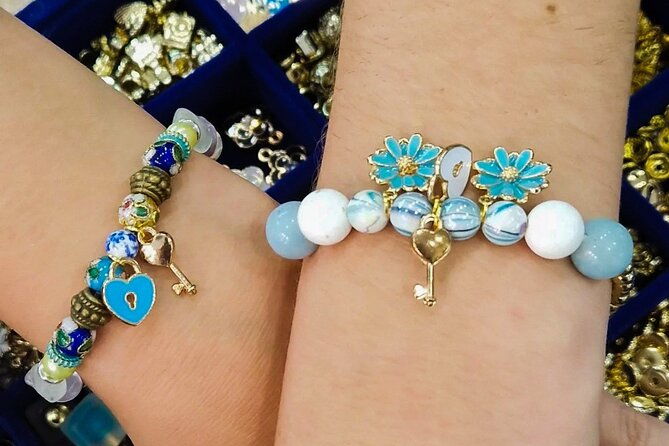 manufacturing-of-customizable-bracelets-in-paris