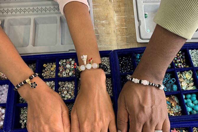 manufacturing-of-customizable-bracelets-in-paris