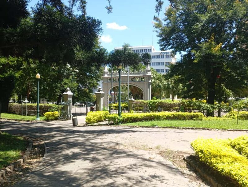 Maputo downtown walking tour - What to Keep in Mind