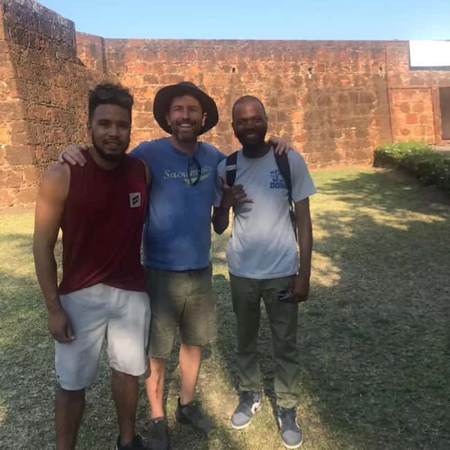 Maputo: Highlights Tour with Local Beer Tasting - The Market and Green Spaces