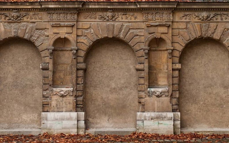 Marais Semi Private Walking Tour - What to Expect During the Tour