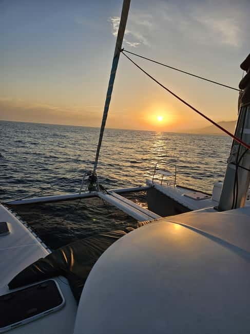 Marbella: Catamaran Sunset Cruise with Snacks and Drinks - An Authentic Marbella Sunset Experience