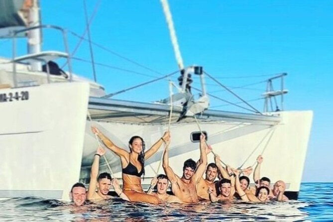 marbella-small-group-catamaran-with-dolphin-watching-2