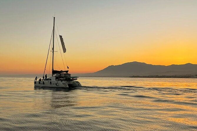 marbella-small-group-catamaran-with-dolphin-watching-2