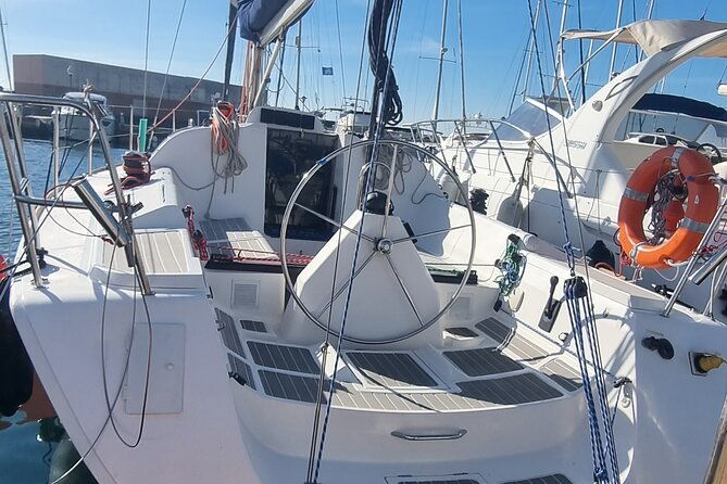 marbella-sunset-from-a-sailboat-with-drinks