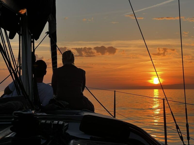 marbella-sunset-sailing-trip-with-drinks-and-snacks