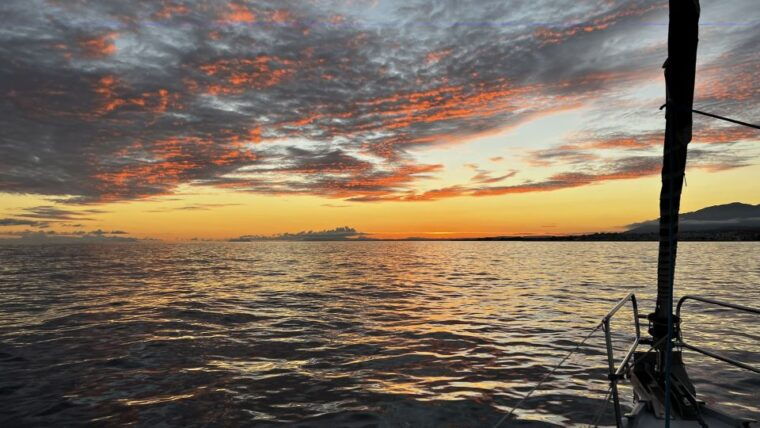 marbella-sunset-sailing-trip-with-drinks-and-snacks