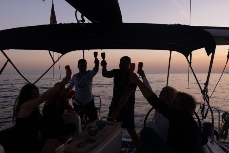 marbella-sunset-sailing-trip-with-drinks-and-snacks