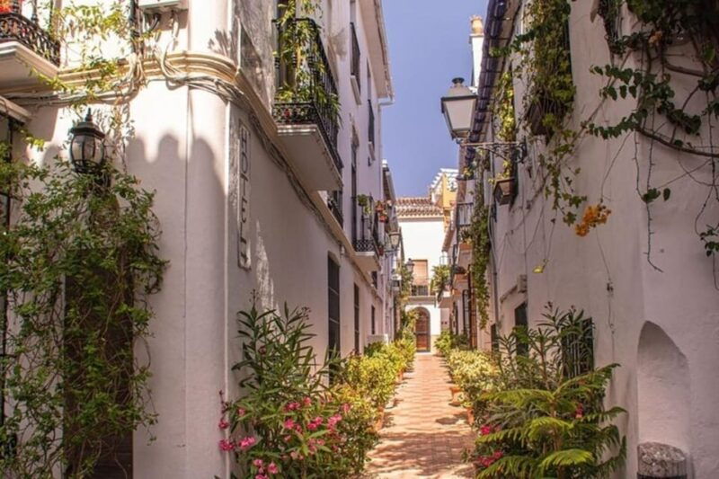 marbella-walking-custom-tour-with-a-local-guide
