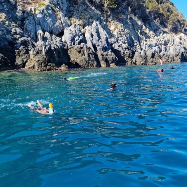 maremma-seas-treasures-tour-and-snorkelling-on-a-dinghy