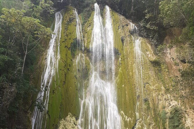 maria-and-miguel-stop-half-day-tour-to-el-limon-waterfall-with-lunch-included