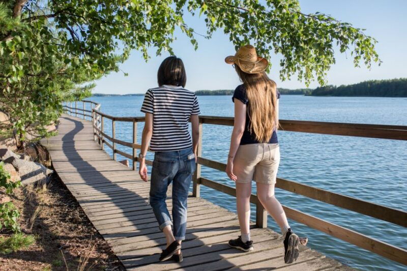 mariehamn-private-guided-walking-tour-2