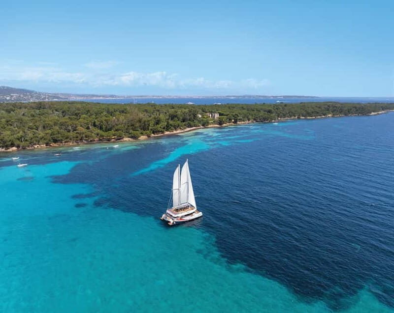 Marina Baie des Anges : A Day at Sea in the Lérins Islands in a Catamaran - An In-Depth Look at the Catamaran Experience