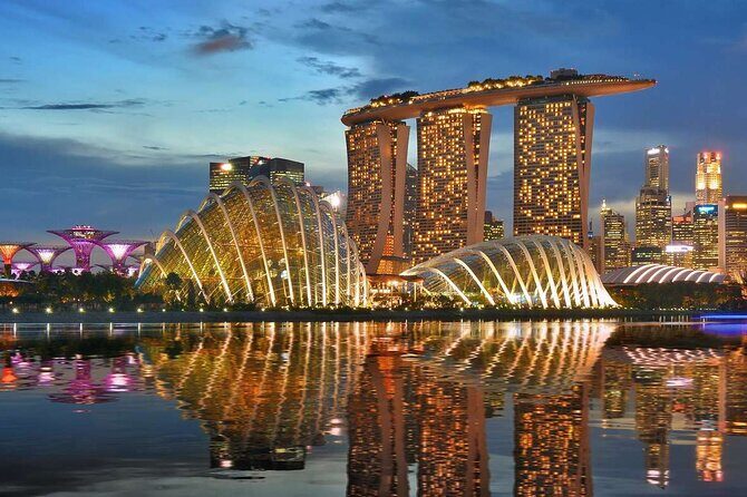 Marina Bay Sand Observatory and Singapore Skyline History Tour - The Setting: Marina Bay Sands and the Skyline
