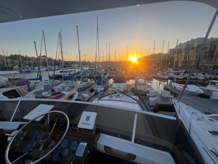 marina-del-rey-luxury-wine-charcuterie-yacht-experience
