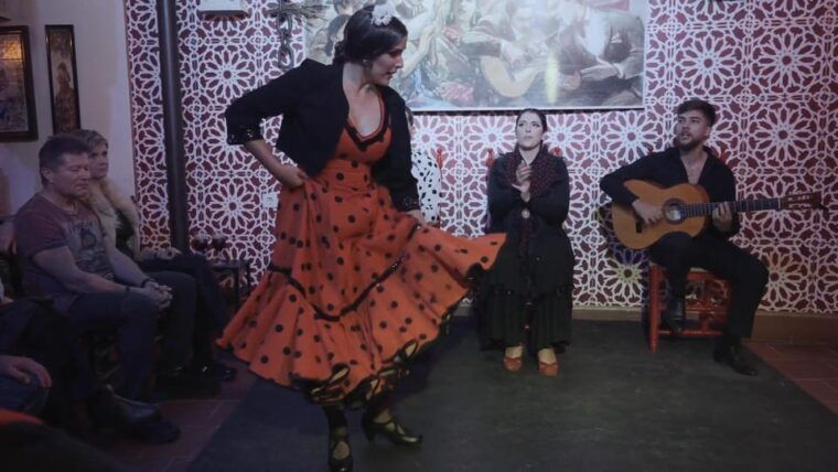 mariscal-flamenco-show-with-drink-in-santa-cruz