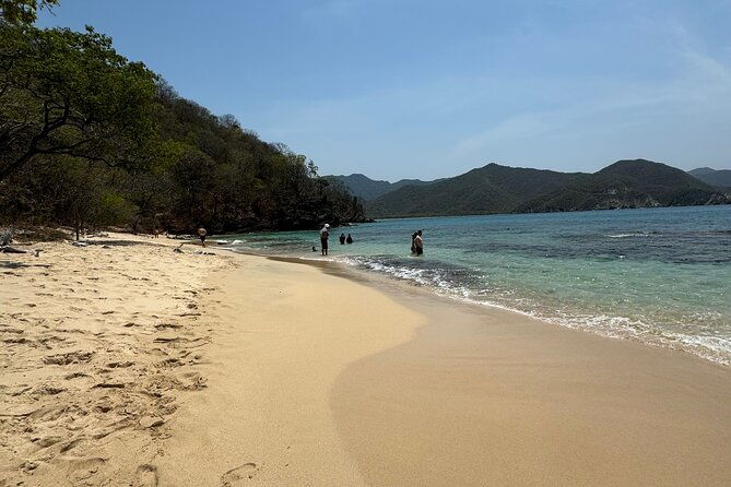 maritime-adventure-bahia-de-cinto-and-playa-cristal-tayrona-park