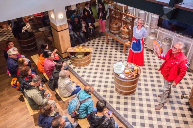 marken-volendam-and-edam-private-full-day-tour