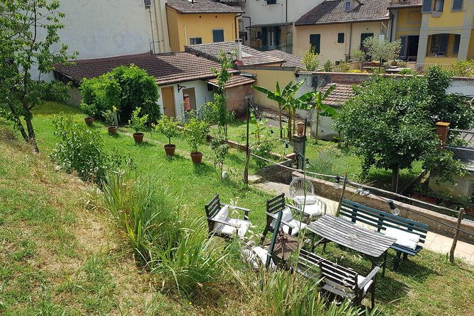 market-tour-traditional-tuscan-cooking-class-in-a-garden