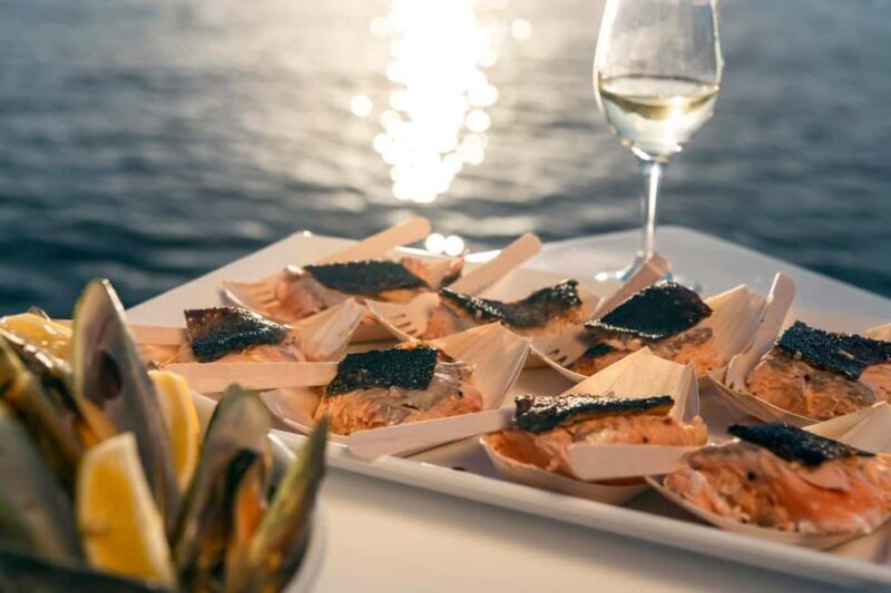 Marlborough Sounds: Greenshell Mussel Cruise - Key Points: