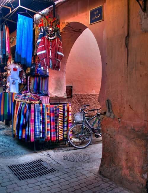 Marrakech: 1-Hour Traditional Horse-Drawn Carriage Tour - Authenticity and Unique Aspects of the Tour