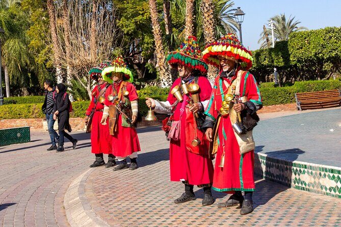 Marrakech: Bahia Palace, Saadian Tombs, Souk and Medina Tour - FAQs