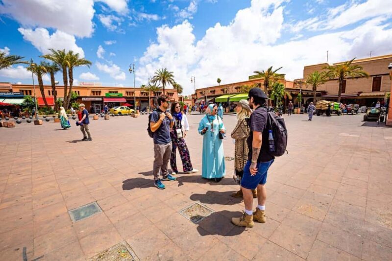 Marrakech: Bahia Palace, Saadian Tombs & Top Highlights Tour - Key Points