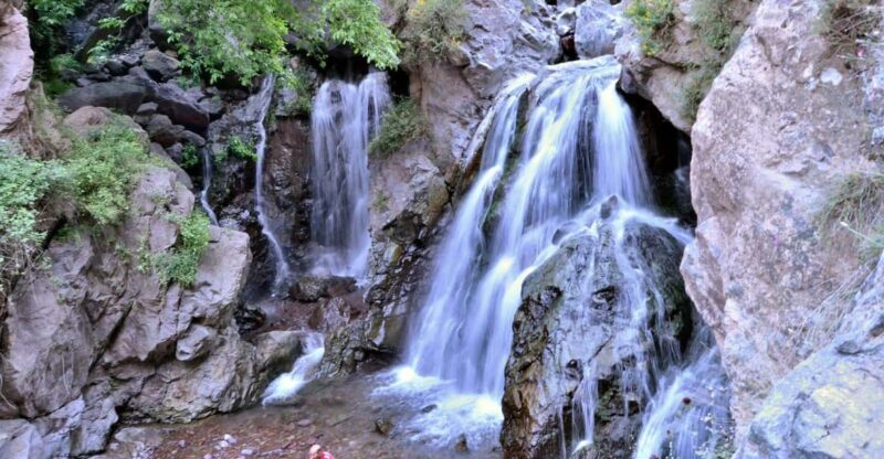 Marrakech: Ourika Valley with guid + lunch +Atlas Mountains - An In-Depth Look at the Ourika Valley Tour