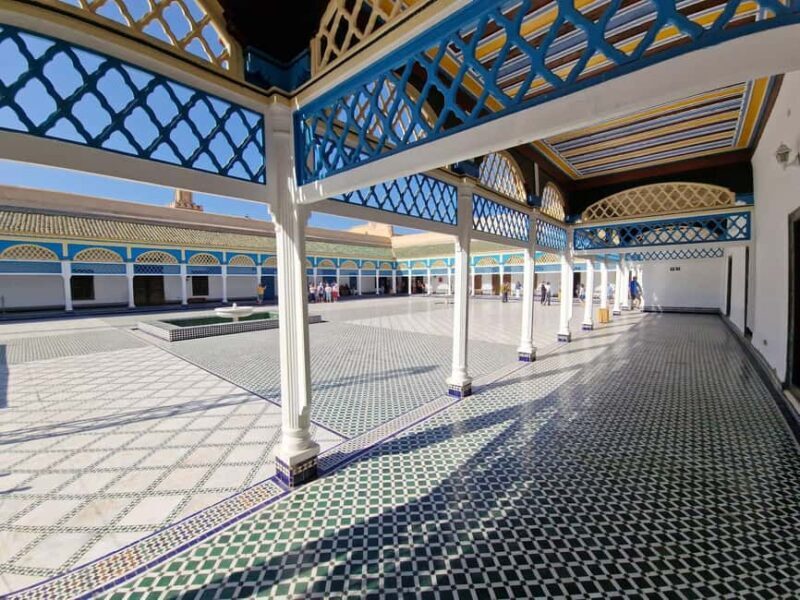 Marrakech: Saadian Tombs, Bahia Palace, Medina and Souk Tour - Key Points