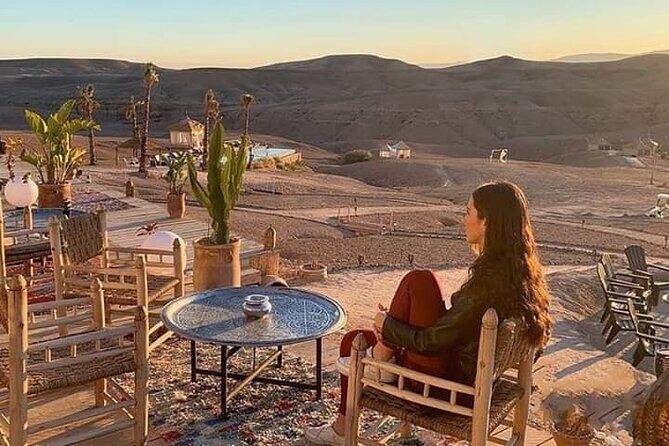 Marrakesh: Sunset Dinner in Agafay Desert with Show & Transfers - The Atmosphere and What It Feels Like