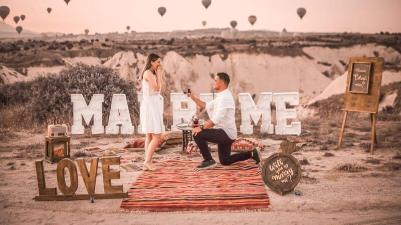 marriage-proposal-surprise-engagement-in-cappadocia