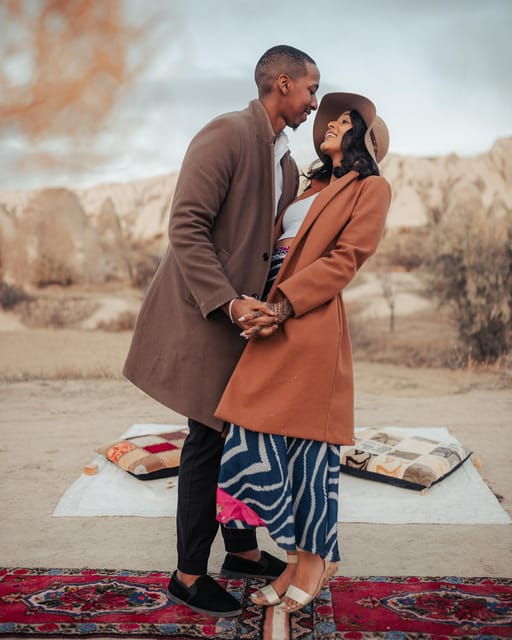 marriage-proposal-surprise-with-breakfast-balloons