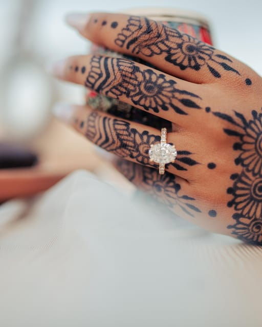 marriage-proposal-surprise-with-breakfast-balloons