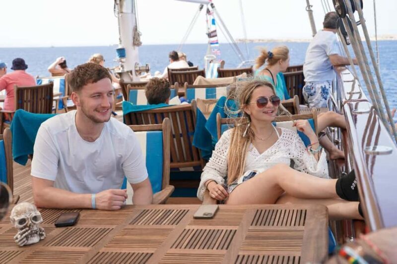 Marsa Alam: Pirates Premium Boat to turtle bay with lunch - FAQ