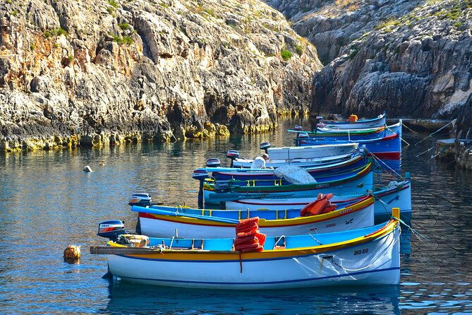 marsaxlokk-market-and-blue-grotto-guided-tour