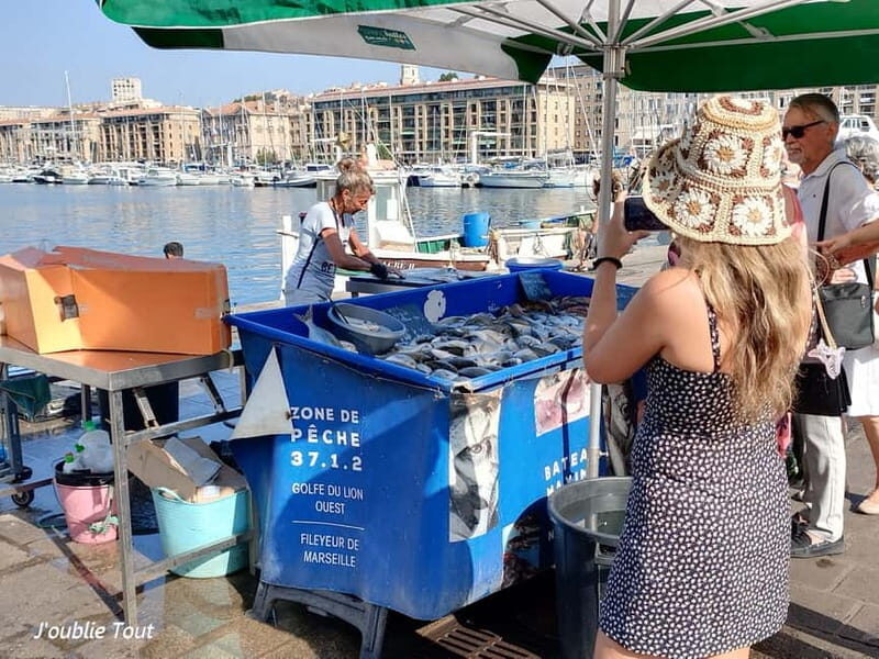 Marseille: Baptism of Diving on the island of "Frioul" - Island Walk & Free Time