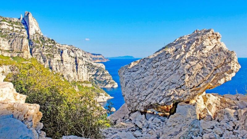 marseille-calanques-national-park-guided-hike-with-picnic