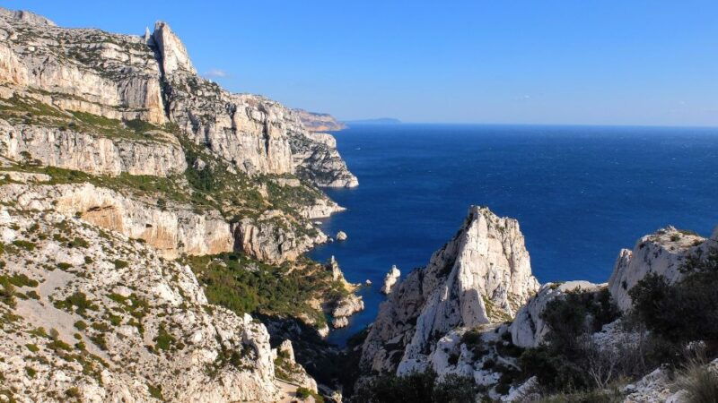 marseille-calanques-national-park-guided-hike-with-picnic