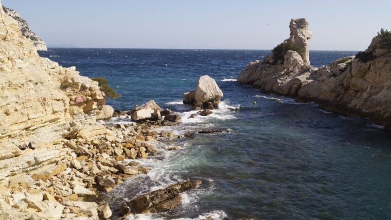 marseille-calanques-national-park-guided-hike-with-picnic
