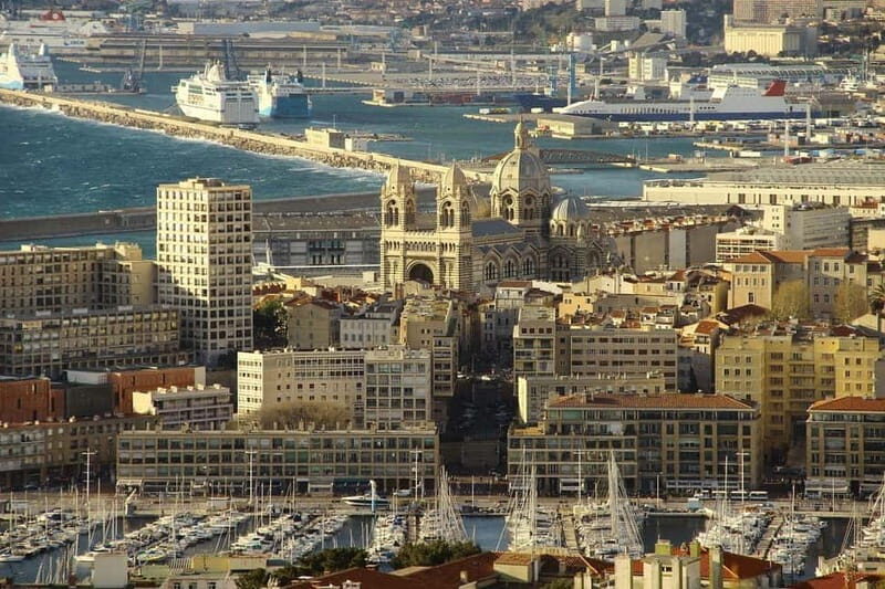 Marseille: Christmas Market Walking Tour - Dining and Culinary Highlights