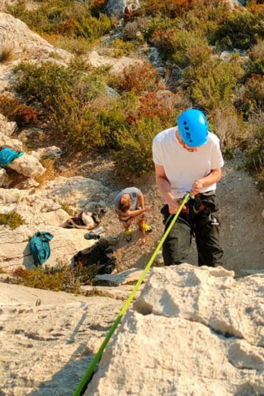marseille-climbing-class-in-the-calanques-national-park