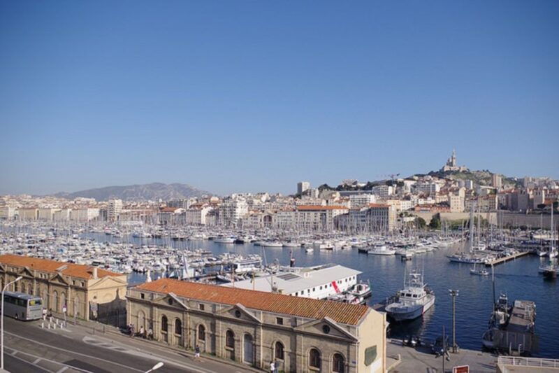 marseille-day-boat-ride-in-the-calanques-with-wine-tasting