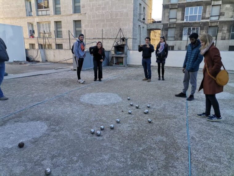 marseille-guided-petanque-game-with-local-aperitif