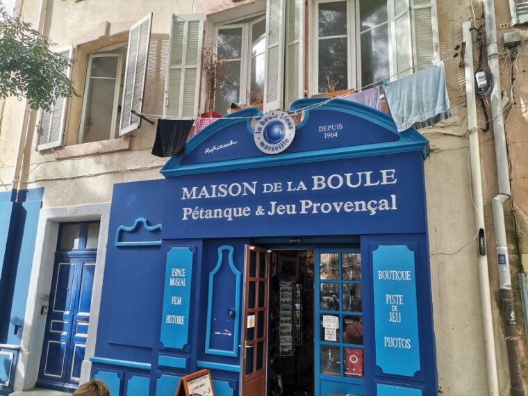 marseille-guided-petanque-game-with-local-aperitif